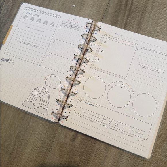 Happy Planner Pink and Gold Floral Planner - Picture 10 of 16